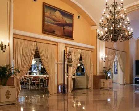 KREMLIN PALACE Lobby