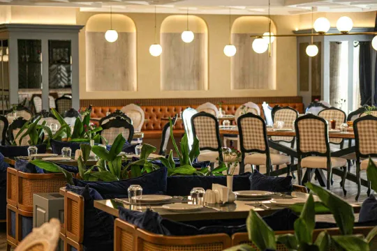 KREMLIN PALACE Restaurants