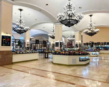 KREMLIN PALACE Restaurants