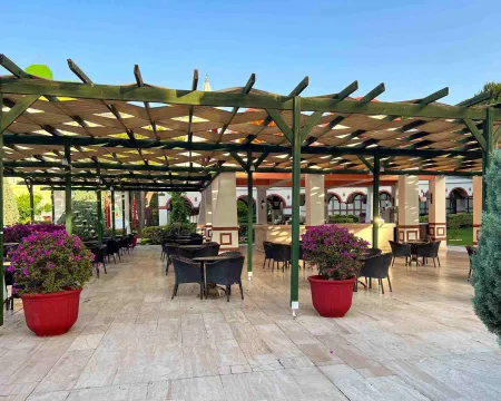 KREMLIN PALACE Restaurants