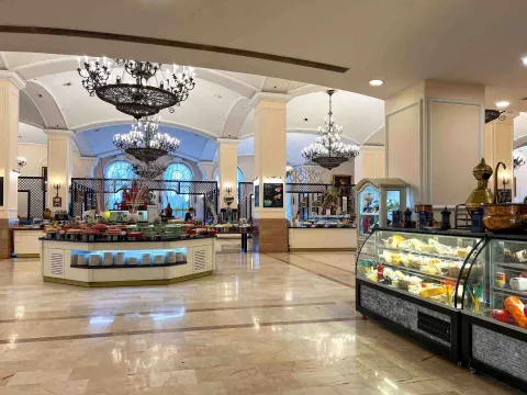 KREMLIN PALACE Restaurants