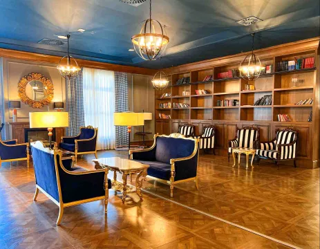 KREMLIN PALACE Lobby