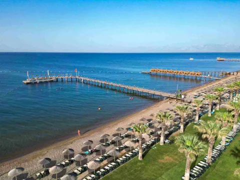 KREMLIN PALACE Pools & Beach
