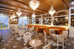 KREMLIN PALACE Restaurants