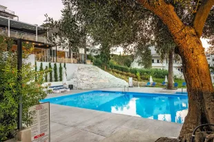 KRIOPIGI HOTEL Pools & Beach