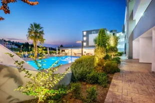 KRIOPIGI HOTEL Pools & Beach