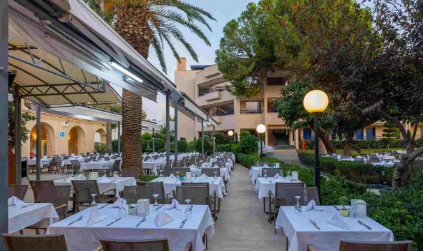 LABRANDA HOTEL ALANTUR Restaurants