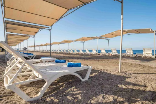 LABRANDA HOTEL ALANTUR Pools & Beach