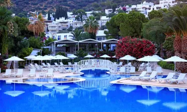LABRANDA TMT BODRUM RESORT Pools & Beach