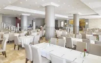 LADONIA HOTELS ADAKULE Restaurants