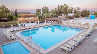 LADONIA HOTELS DEL MARE Pools & Beach