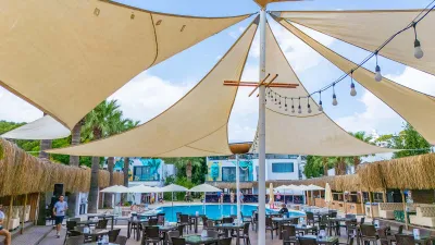 LADONIA HOTELS LEO BEACH RESORT ADULTS ONLY +16 Bars