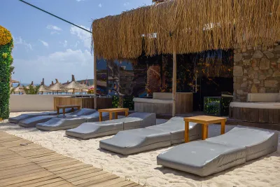 LADONIA HOTELS LEO BEACH RESORT ADULTS ONLY +16 Bars