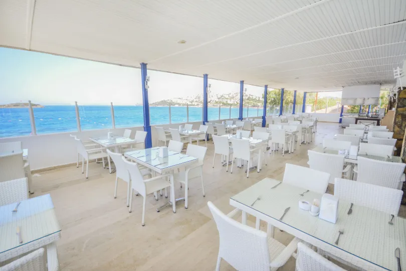 LADONIA HOTELS LUNA BEACH RESORT Restaurants
