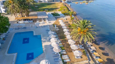 LADONIA HOTELS LUNA BEACH RESORT Pools & Beach