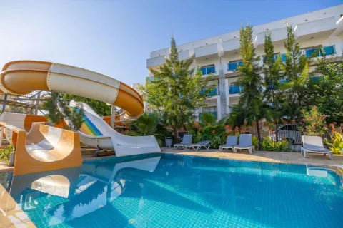 LADONIA HOTELS LUNA BEACH RESORT Pools & Beach