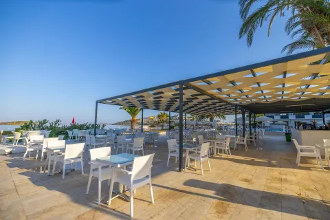 LADONIA HOTELS LUNA BEACH RESORT Restaurants