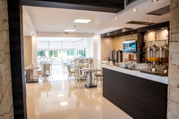 LAGARIA HOTEL - APARTMENTS Restaurants