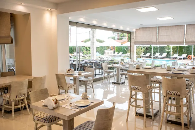 LAGARIA HOTEL - APARTMENTS Restaurants
