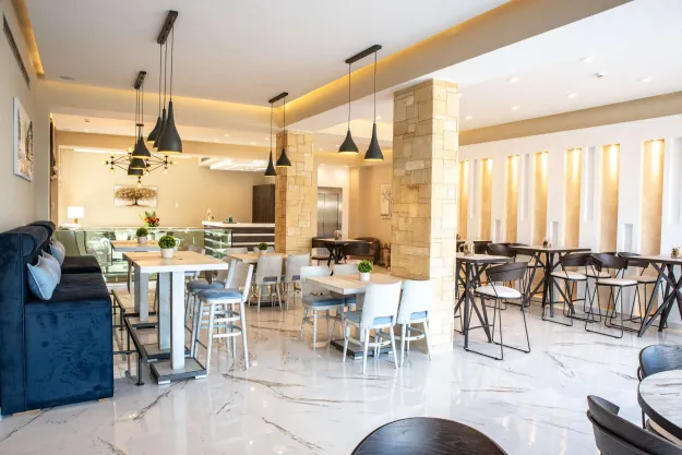 LAGARIA HOTEL - APARTMENTS Restaurants