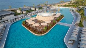LAGO HOTEL Pools & Beach