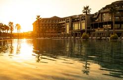 LAGO HOTEL Pools & Beach
