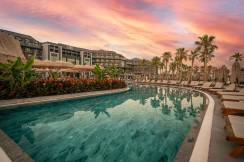 LAGO HOTEL Pools & Beach
