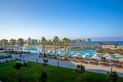 LAGO HOTEL Pools & Beach