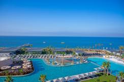 LAGO HOTEL Pools & Beach