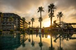 LAGO HOTEL Pools & Beach