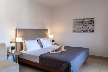 LAGOMANDRA BEACH Rooms