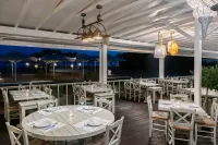 LAGOMANDRA BEACH Restaurants