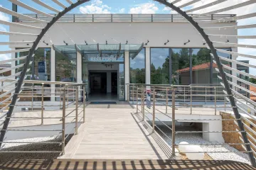 LAGOMANDRA BEACH Lobby
