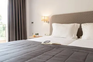 LAGOMANDRA HOTEL - SPA Rooms