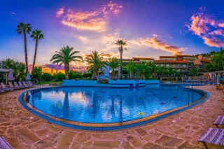 LAGOMANDRA HOTEL - SPA Pools & Beach