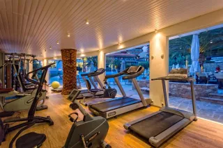 LAGOMANDRA HOTEL - SPA Activities