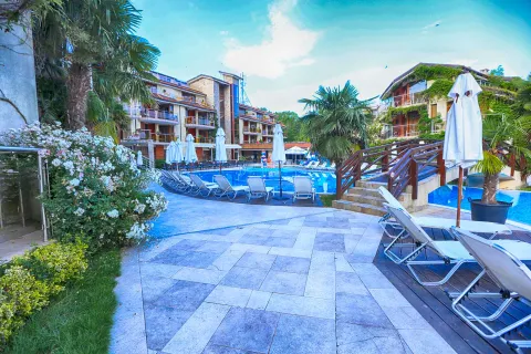 LAGUNA BEACH RESORT-SPA Pools & Beach