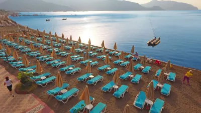 LALILA BLUE SUITES Pools & Beach