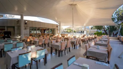 LATANYA PARK RESORT Restaurants