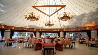 LATANYA PARK RESORT Restaurants