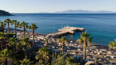LATANYA PARK RESORT Pools & Beach
