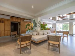 LAUR HOTELS EXPERIENCE - ELEGANCE Lobby