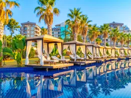 LAUR HOTELS EXPERIENCE - ELEGANCE Pools & Beach