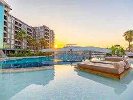 LAUR HOTELS EXPERIENCE - ELEGANCE Pools & Beach