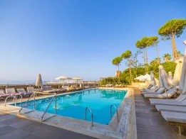 LAUR HOTELS EXPERIENCE - ELEGANCE Pools & Beach