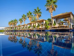 LAUR HOTELS EXPERIENCE - ELEGANCE Pools & Beach