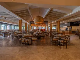 LAUR HOTELS EXPERIENCE - ELEGANCE Restaurants