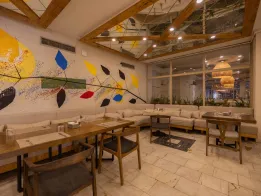 LAUR HOTELS EXPERIENCE - ELEGANCE Restaurants