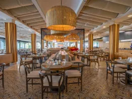 LAUR HOTELS EXPERIENCE - ELEGANCE Restaurants