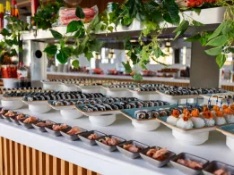 LAUR HOTELS EXPERIENCE - ELEGANCE Restaurants